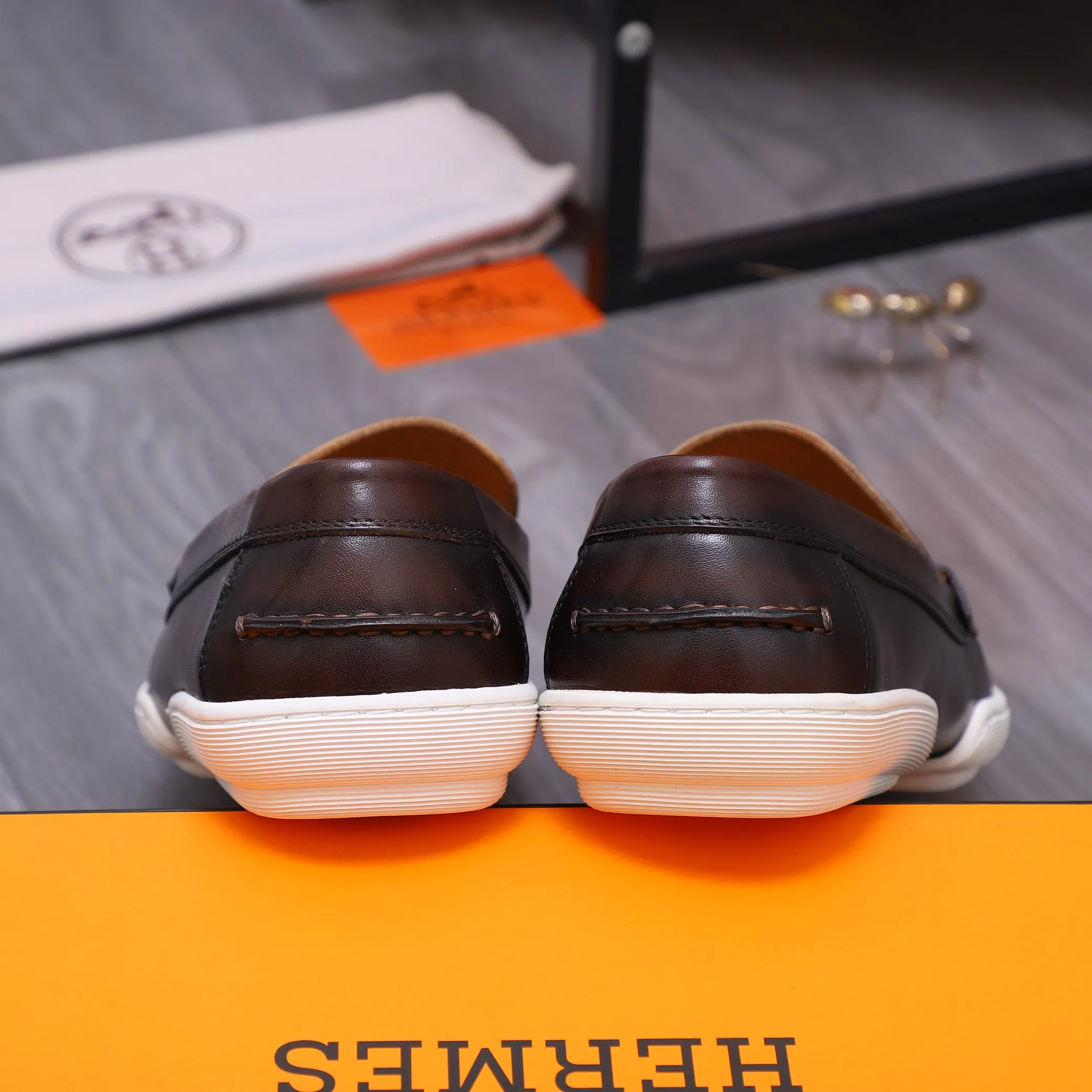 Men's shoes 💰500 Product trademark: HERMES "Hermes" casual slip-on leather shoes Regular size: 38-46 (45.46 custom-made, non-refundable) Product materials: Selected color-brushed cowhide upper, cowhide lining, original outsole